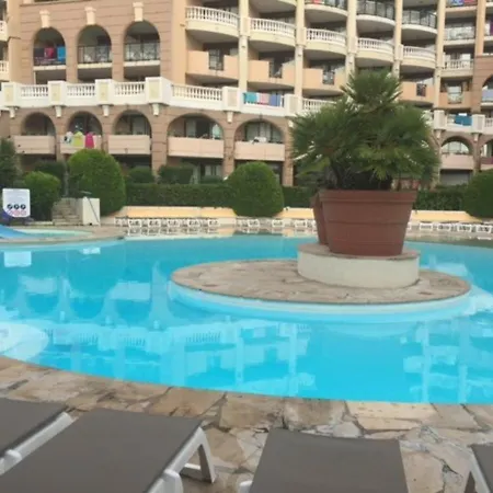 Apartment Renove Avec Air Conditionne, Piscines Et Parking A La Bocca - Fr-1-609-54 Cannes
